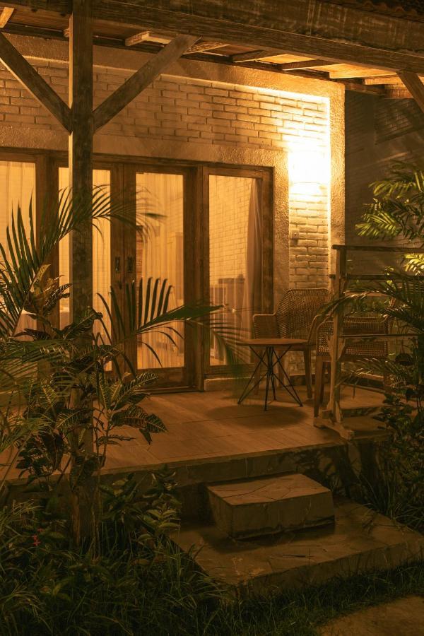 Cari Surf Camp & Studio'S Uluwatu Buitenkant foto