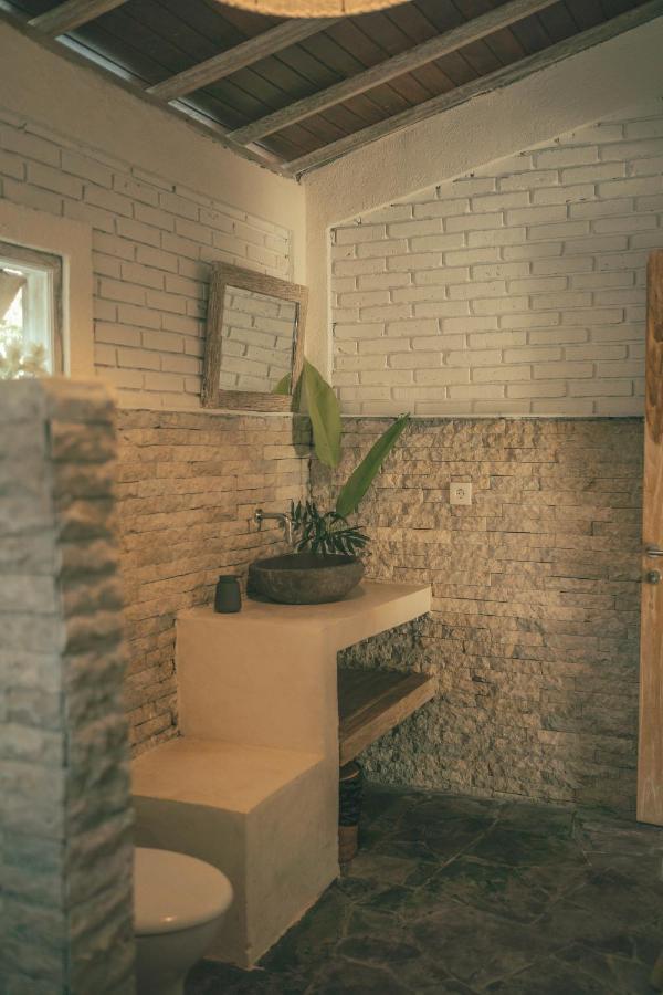 Cari Surf Camp & Studio'S Uluwatu Buitenkant foto